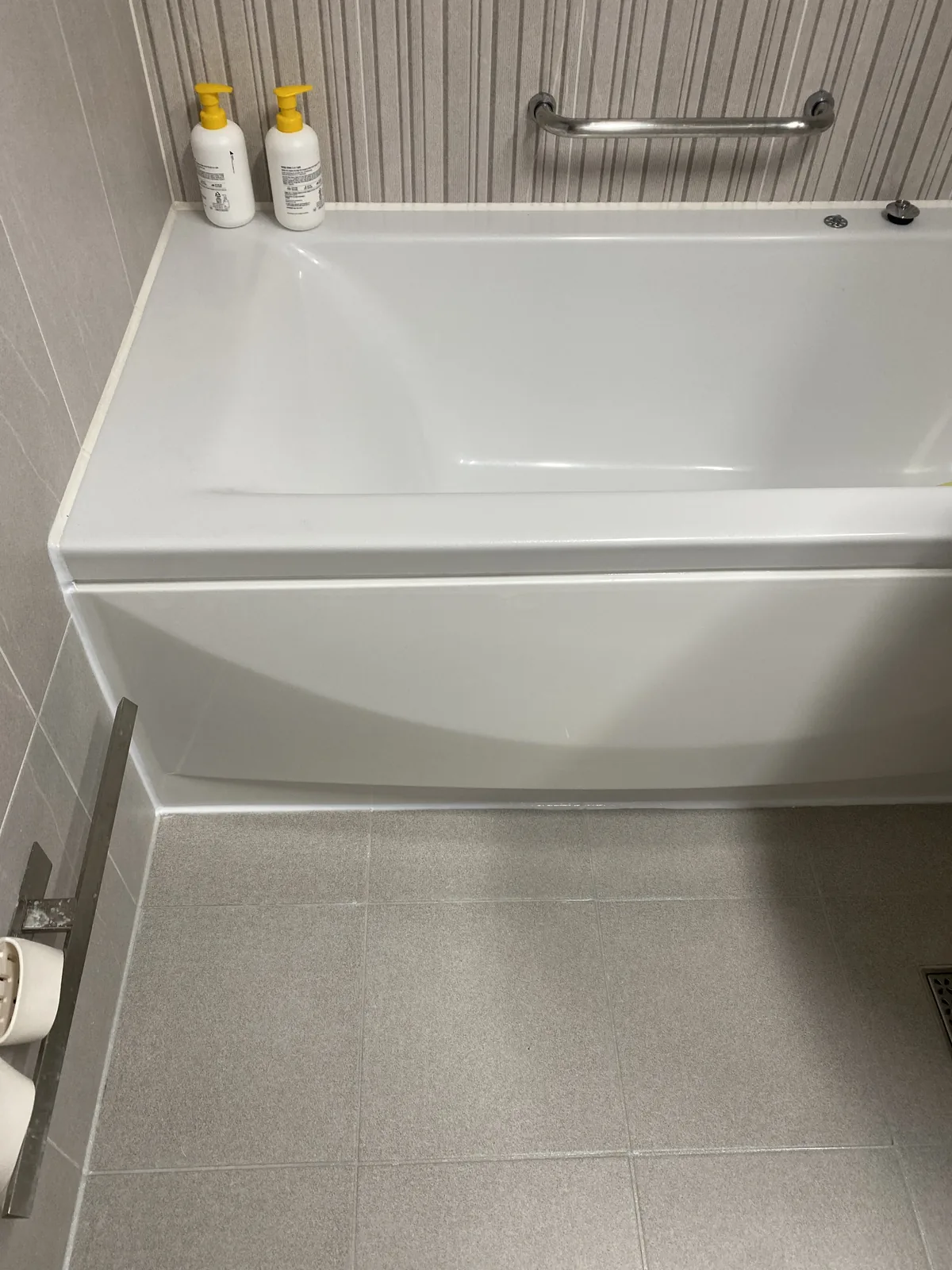 세면대까지 함께 복원된 아파트욕조복원 시공 완료 사진